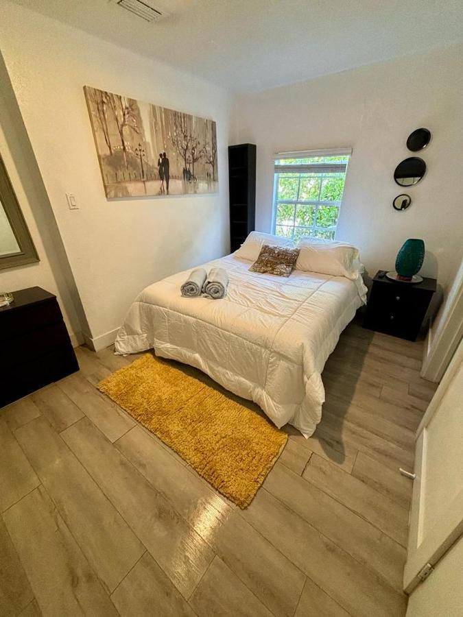 Quiet & Centrally Located House - Private Parking, Laundry And Storage For Luggage Miami Exterior photo
