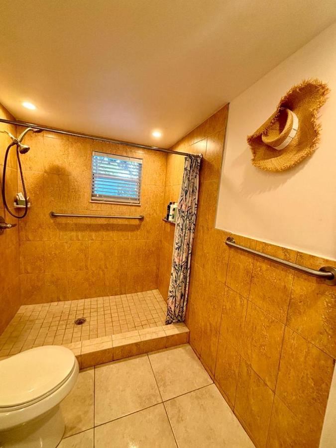 Quiet & Centrally Located House - Private Parking, Laundry And Storage For Luggage Miami Exterior photo
