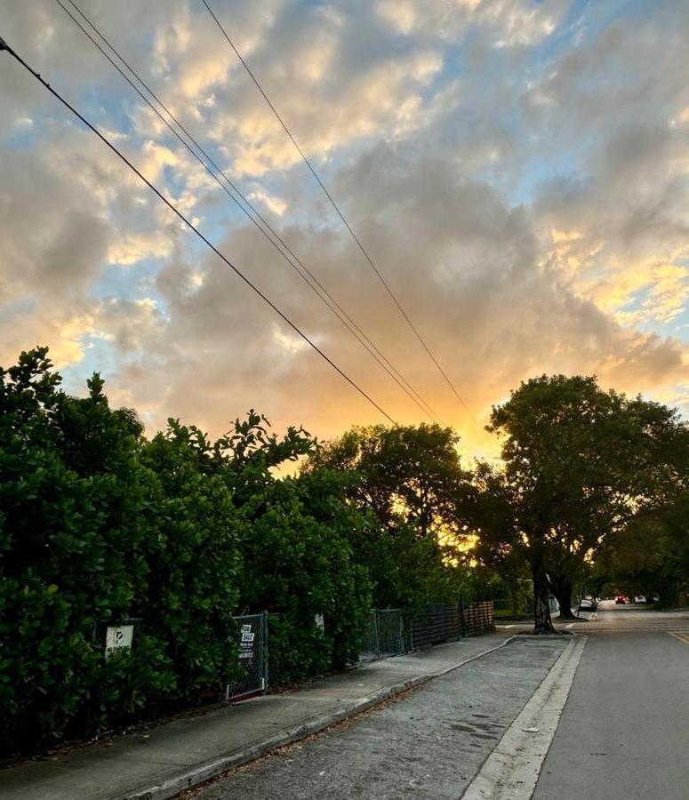 Quiet & Centrally Located House - Private Parking, Laundry And Storage For Luggage Miami Exterior photo