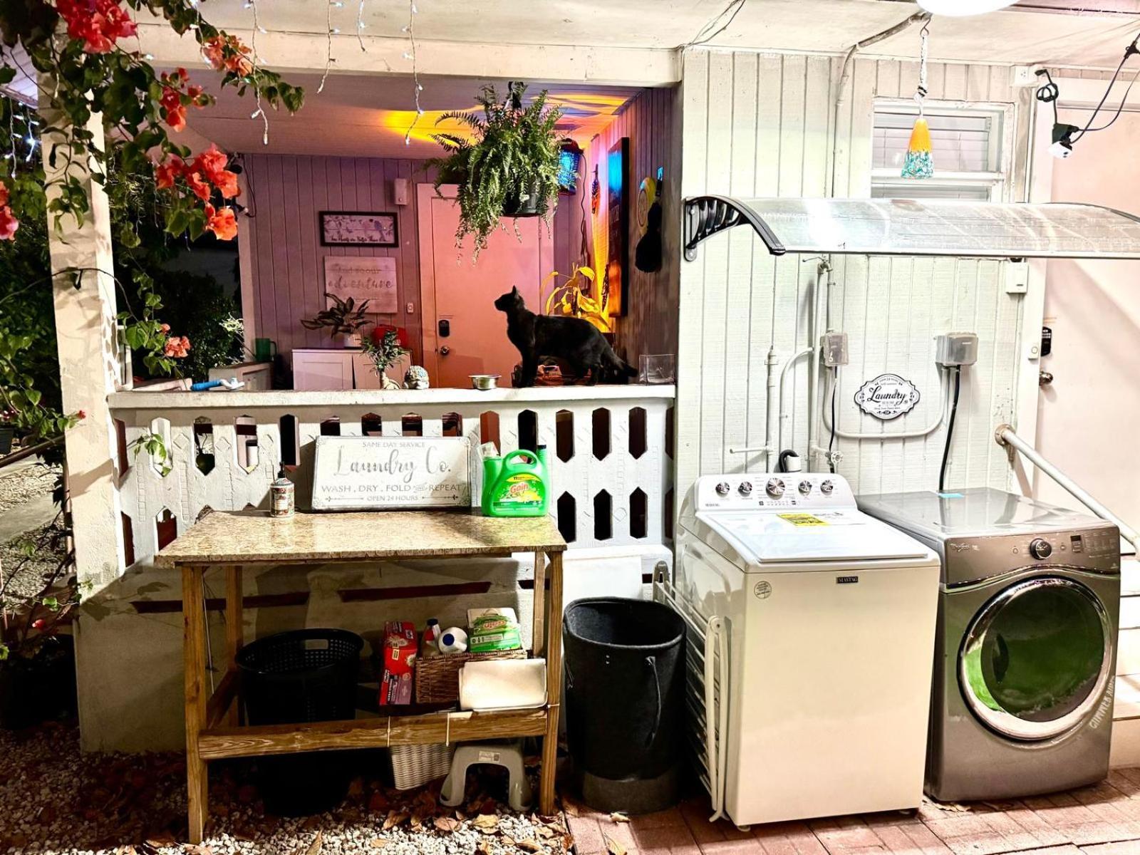 Quiet & Centrally Located House - Private Parking, Laundry And Storage For Luggage Miami Exterior photo